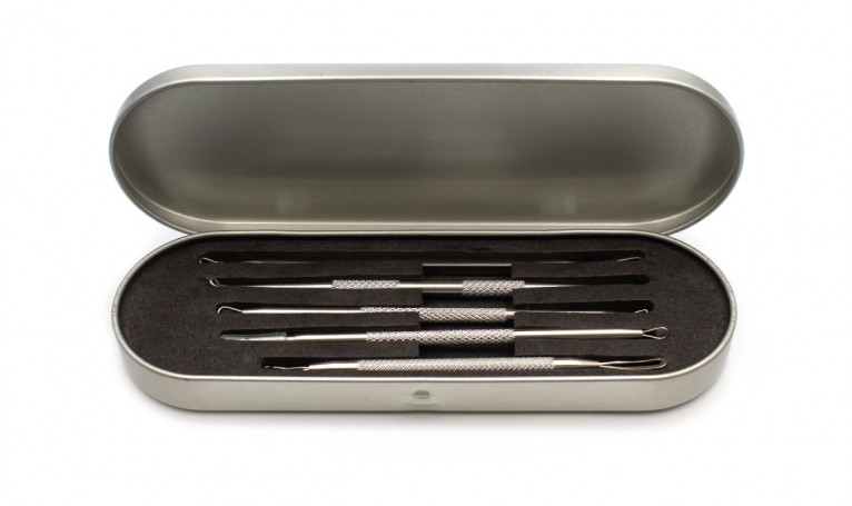 Набор инструментов из 5 шт в металлическом футляре