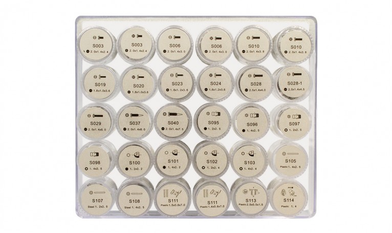 Набор винтов, гаек, клипс, втулок (в квадратной коробке) на 30 круглых контейнеров №1